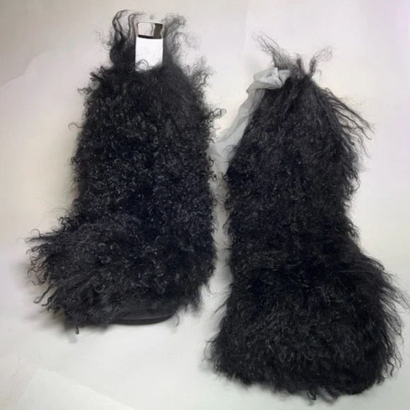 UGG FLUFF MOMMA MONGOLIAN FUR BOOTS - Picture 2 of 5